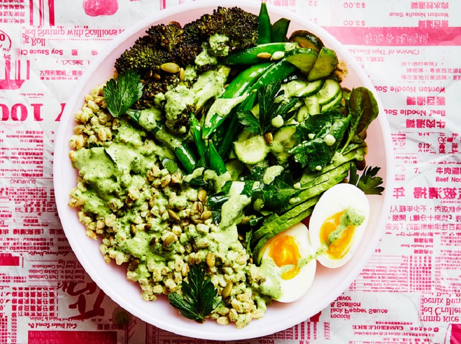 Buddha Bowl: la novità del'estate da gustare sotto l'ombrellone