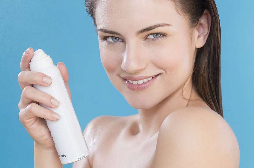 acqua termale spray per la pelle