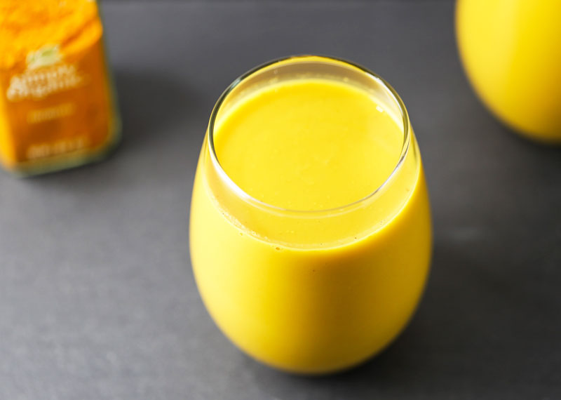 Golden milk, bevanda latte e curcuma