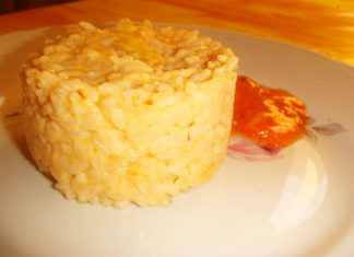 Risotto d'autunno con cachi, gorgonzola e speck