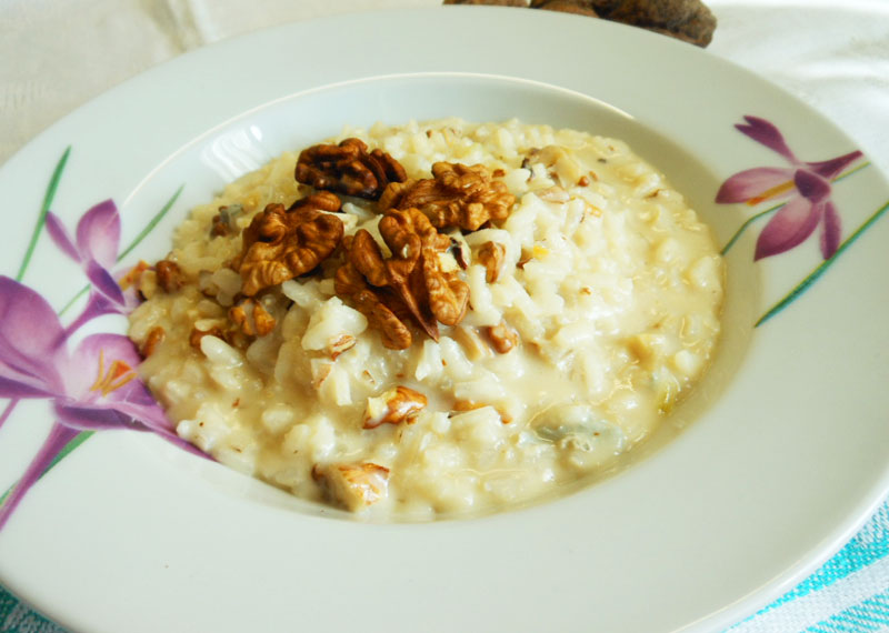 Risotto al caprino, noci e maggiorana