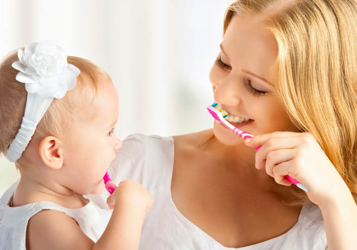 Lavare i denti dei bambini