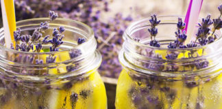 Limonata al gusto di lavanda, depurativa e rilassante