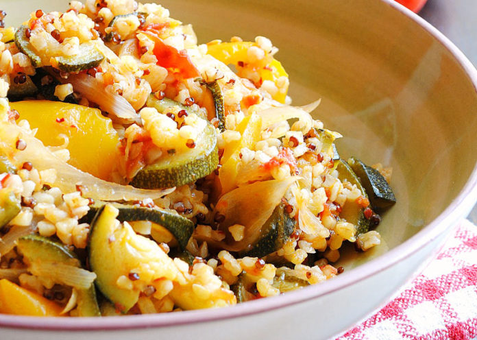 Quinoa con verdure di primavera