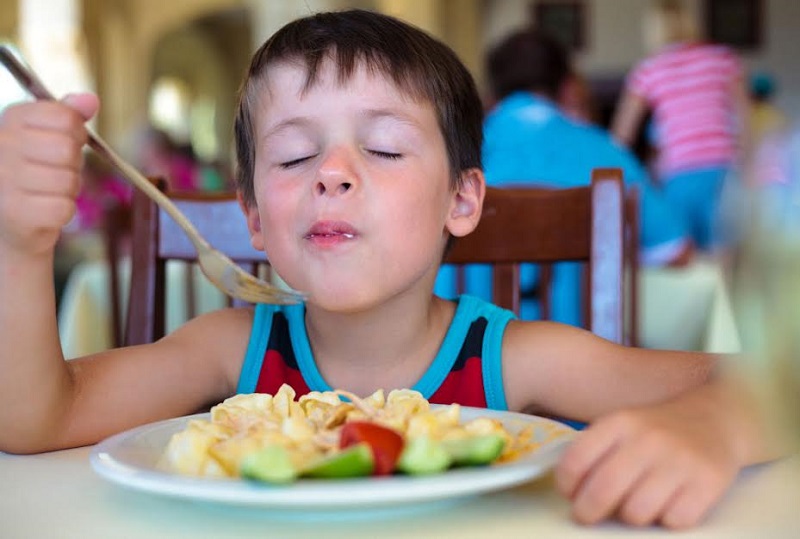 Mindful eating, assaporare il cibo con tutti i sensi