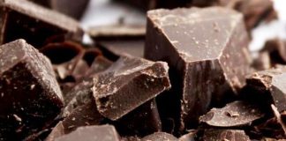 Cioccolato fondente, benefici e quanto mangiarne al giorno