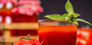 Pomodoro e zenzero, aperitivo energizzante per un pieno di vitamine