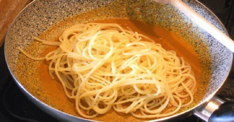 spaghetti alla curcuma