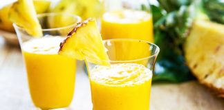 Smoothie detox e drenante all'ananas, zenzero e curcuma