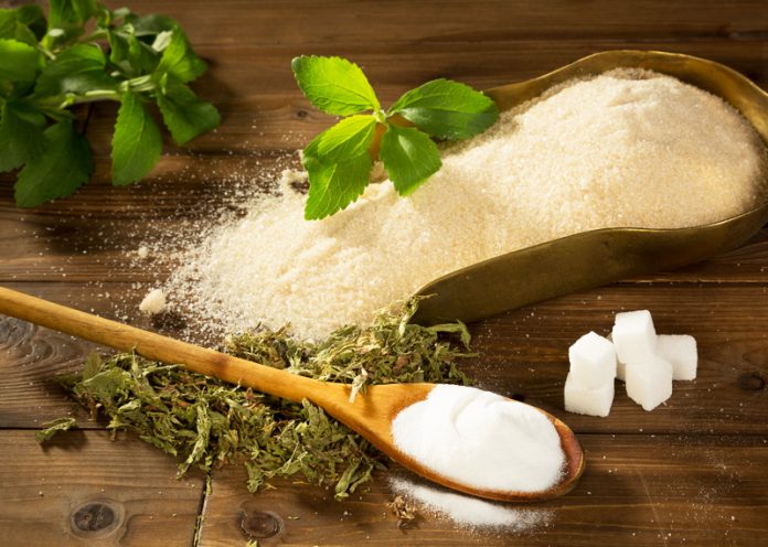 Zucchero naturale fatto in casa a partire dalla stevia: ecco come fare