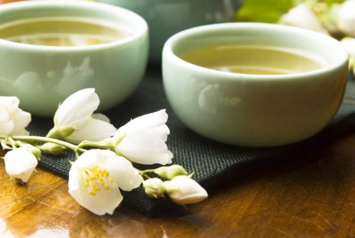 Tisana al biancospino contro sbalzi di pressione, ansia e stress Tisana al biancospino contro sbalzi di pressione, ansia e stress