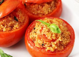 Pomodori ripieni al bulgur aromatizzati alla curcuma