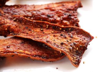 Ricetta per il bacon vegano (con 5 alimenti differenti)