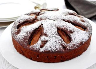 Torta vegan di pere e cioccolato fondente