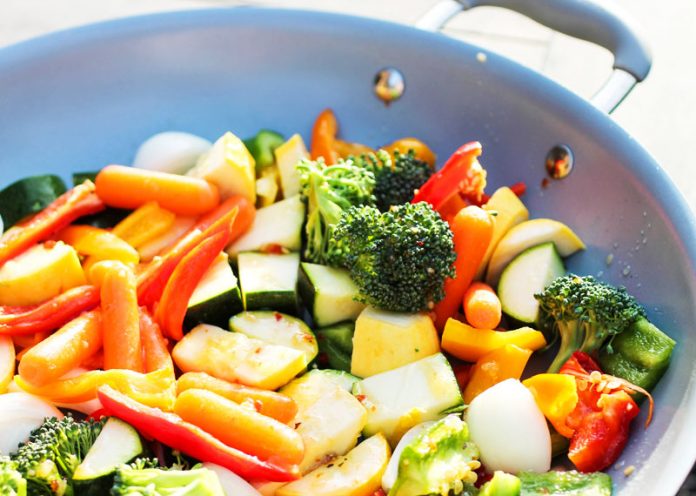 Verdure e nutrienti: ecco quelle da cuocere e quelle da mangiare crude