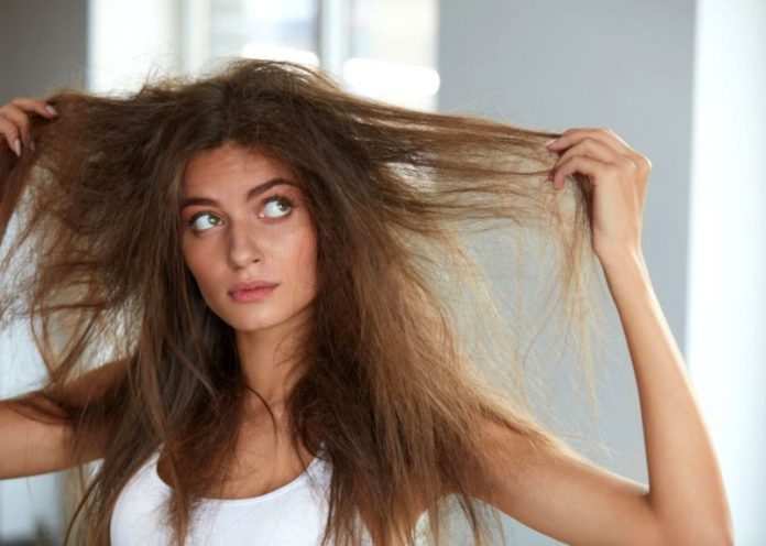 Capelli sottili e rovinati? Elimina queste 5 abitudini sbagliate