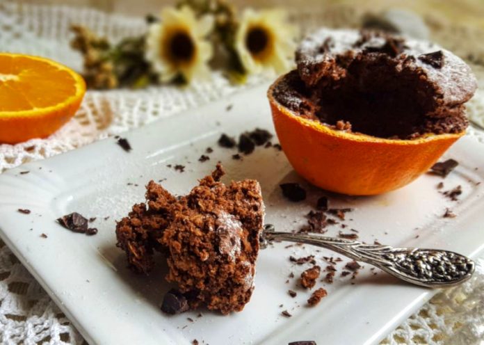 Muffin cioccolato e arancia senza burro e senza pirottini Muffin cioccolato e arancia senza burro e senza pirottini