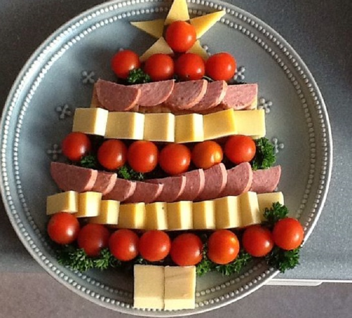 Albero da antipasto o da frutta per la tavola di Natale