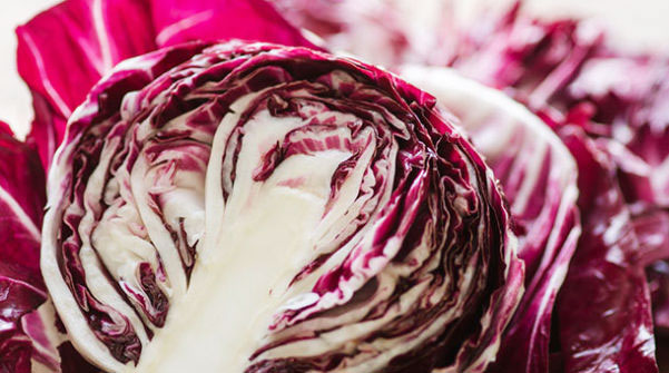 Dieta del radicchio per perdere peso, sgonfiare la pancia e ripulire il colon