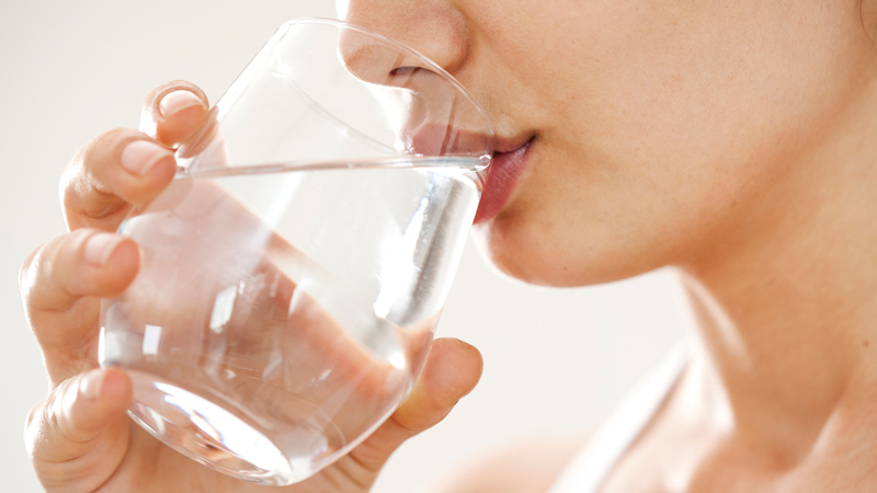 Bere 2 litri acqua al giorno