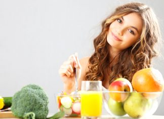 Capelli sfibrati? Ecco i 5 cibi migliori per capelli sani e forti
