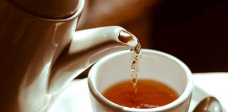 Come si fa il tè più buono? Attenzione al tipo di acqua che usi
