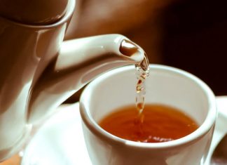 Come si fa il tè più buono? Attenzione al tipo di acqua che usi
