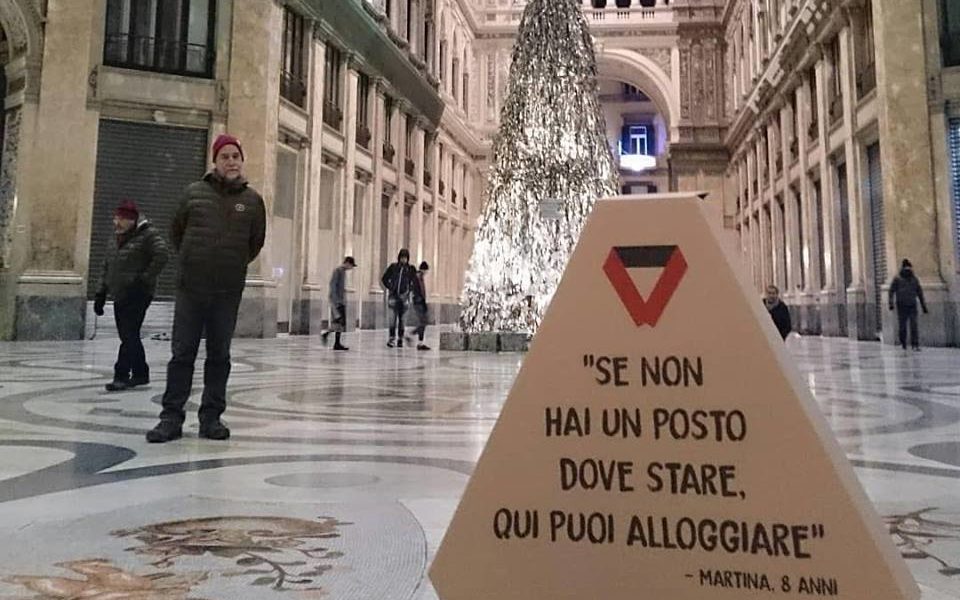 Una casa di cartone per i clochard; a Napoli arriva "Scorz"