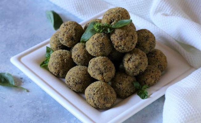 Polpette di bulgur e olive nere ricetta