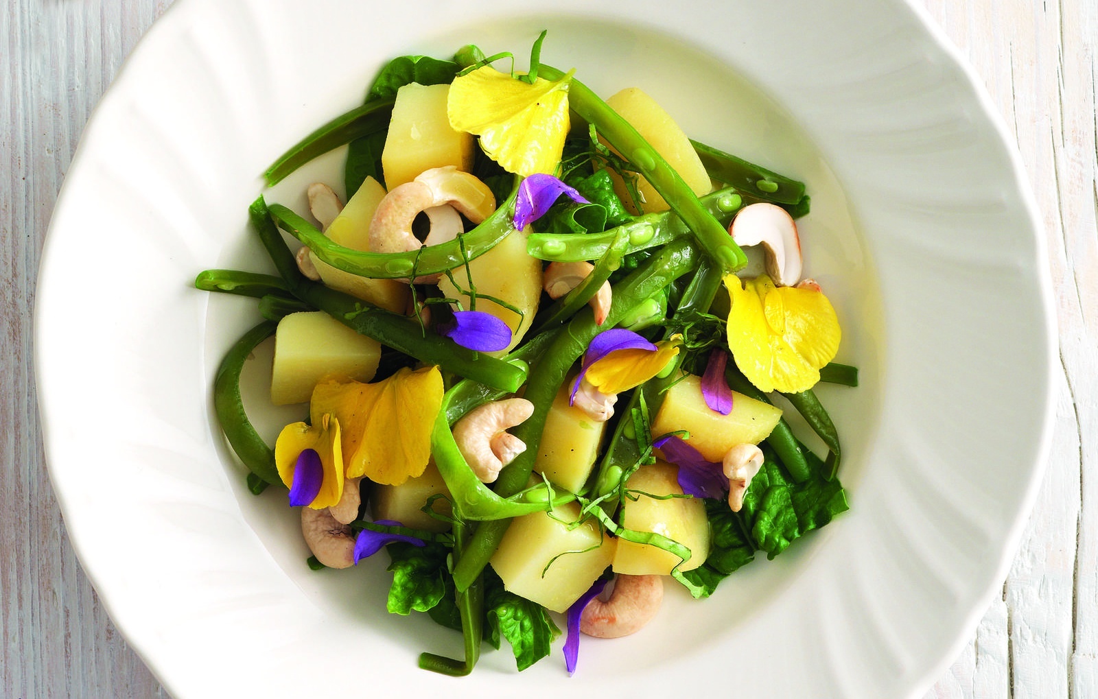 insalata con i fiori: dieta di marzo