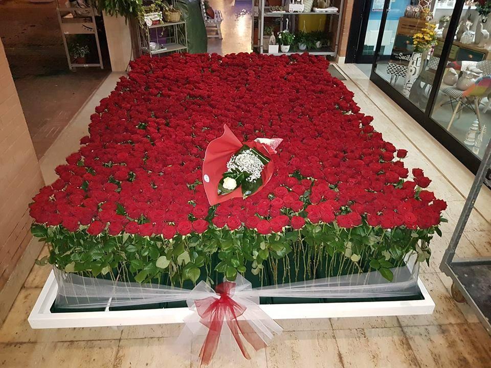 1250 rose rosse per San Valentino
