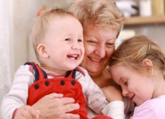 In Svezia verrà riconosciuto uno stipendio a tutte le Nonne che si prenderanno cura dei loro nipoti
