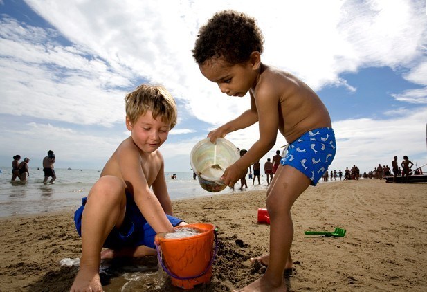 bambini spiaggia