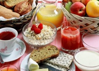 La colazione è il pasto in cui commettiamo più errori: ecco i 7 alimenti giusti per non prendere peso