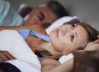 Dimmi qual è l’ora in cui fatichi a dormire, e ti dirò il tuo problema
