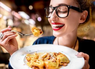 Ecco perché la pasta va mangiata di sera. Non c'entra la dieta