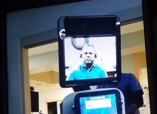 Paziente terminale informato da un robot: ospedale sotto accusa in California