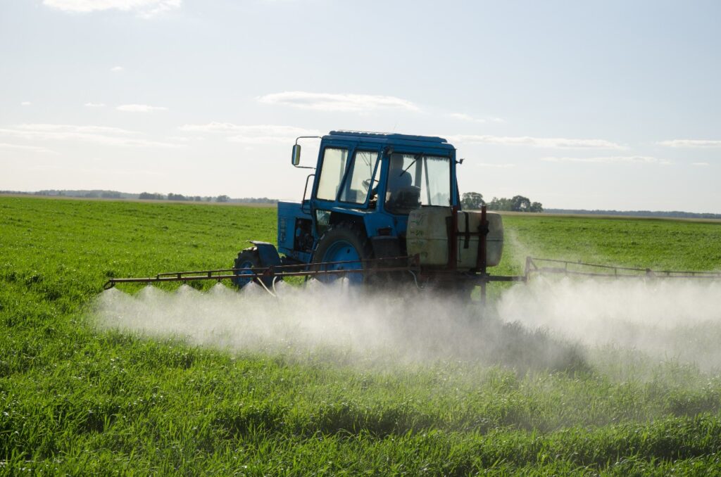 pesticidi nei campi di grano