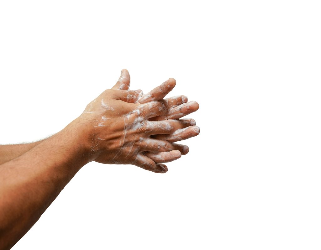 lavare le mani con acqua calda o fredda